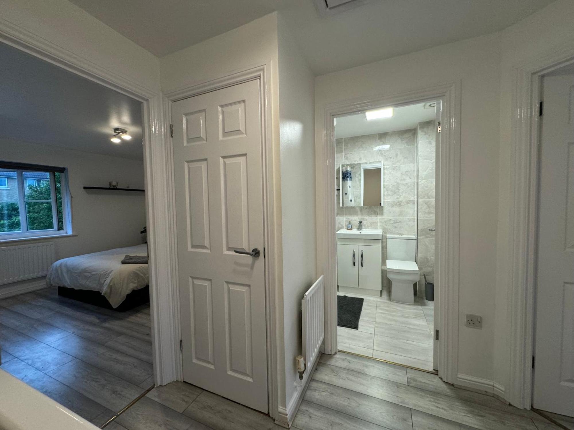 Spacious 3 Bedroom Home, With Private Driveway 5 Minutes From Excel Centre & Custom House Londres Exterior foto