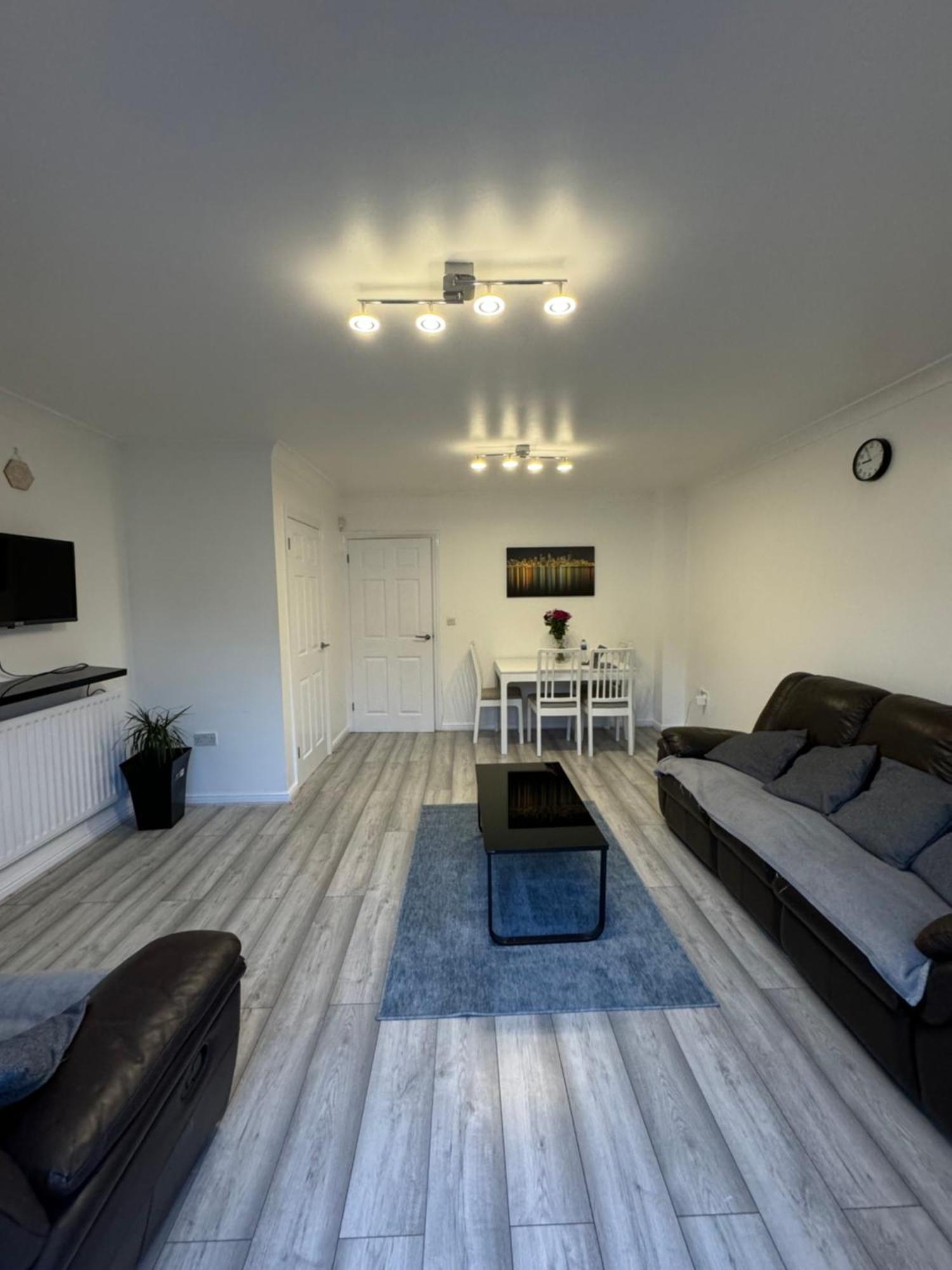 Spacious 3 Bedroom Home, With Private Driveway 5 Minutes From Excel Centre & Custom House Londres Exterior foto