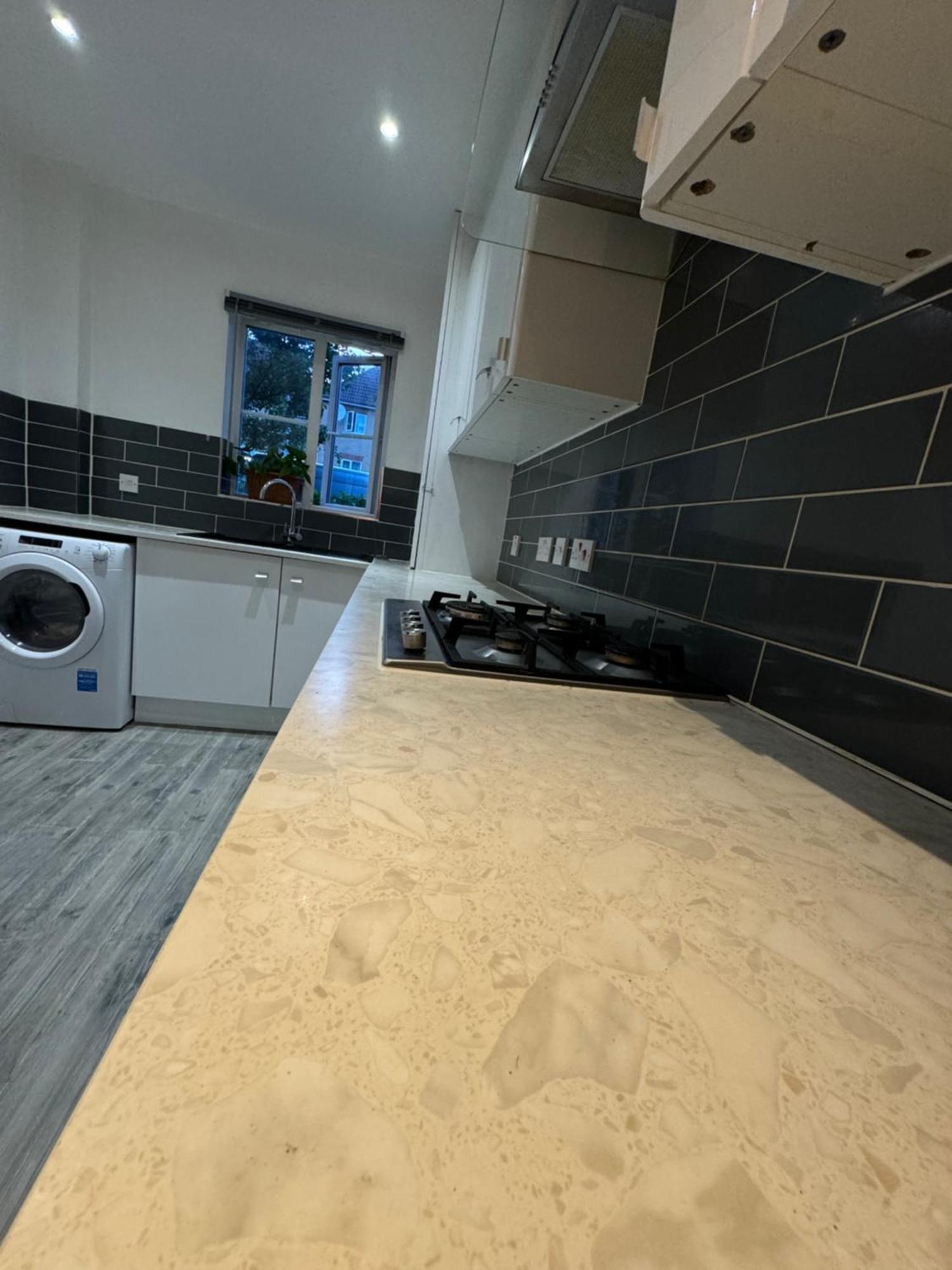 Spacious 3 Bedroom Home, With Private Driveway 5 Minutes From Excel Centre & Custom House Londres Exterior foto